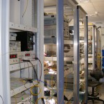 Le banc de test de technologies de communications par fibres optiques ultra haut débit