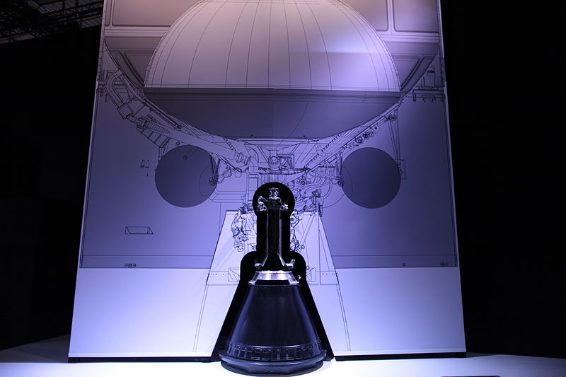 Le moteur Vinci est destiné aux fusées de l'agence spatiale européenne. Sa tuyère (le cône ici en noir) permettant la propulsion est conçue en composite carbone-carbone.
