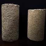 Des bétons écologiques ? Deux exemples avec un béton réalisé à partir de chaux et de chanvre (à gauche) et un autre à partir de chaux et de balle de riz (à droite).