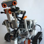 Ramses, Le robot Lego Mindstorm sert de plateforme d’expérimentation et d’éducation sur les systèmes embarqués. Il permet aux chercheurs d'effectuer des tests en se focalisant sur les aspects logiciels, le matériel étant fourni sous forme de « briques » Lego.